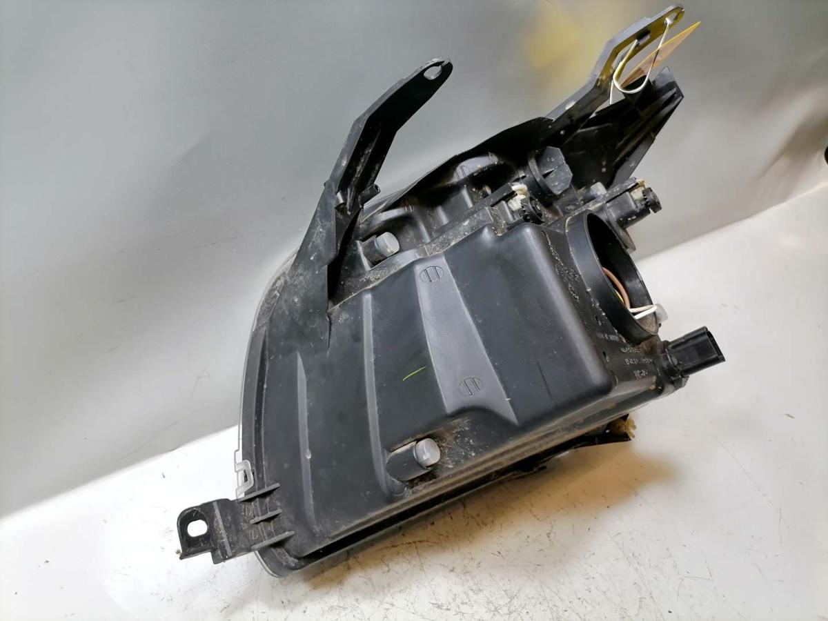 Ford Fusion original Scheinwerfer vorn rechts Halogen Bj.2004